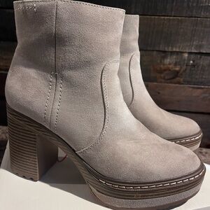 Wonderly Mandy Platform Booties